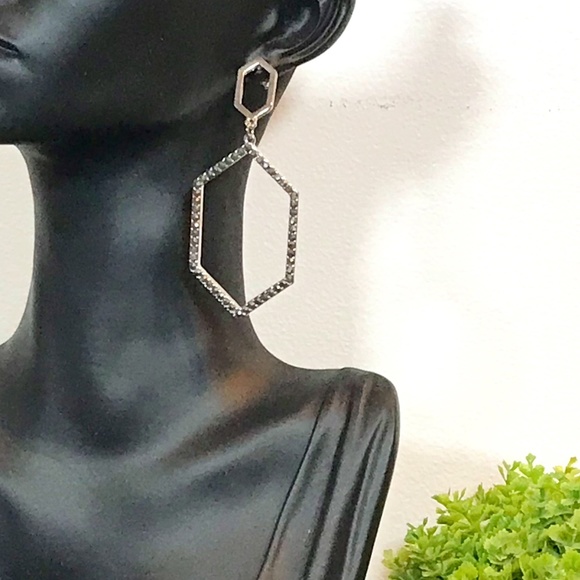 NWT Expression Women’s Silver Tone Rhinestone Earrings - Picture 1 of 10